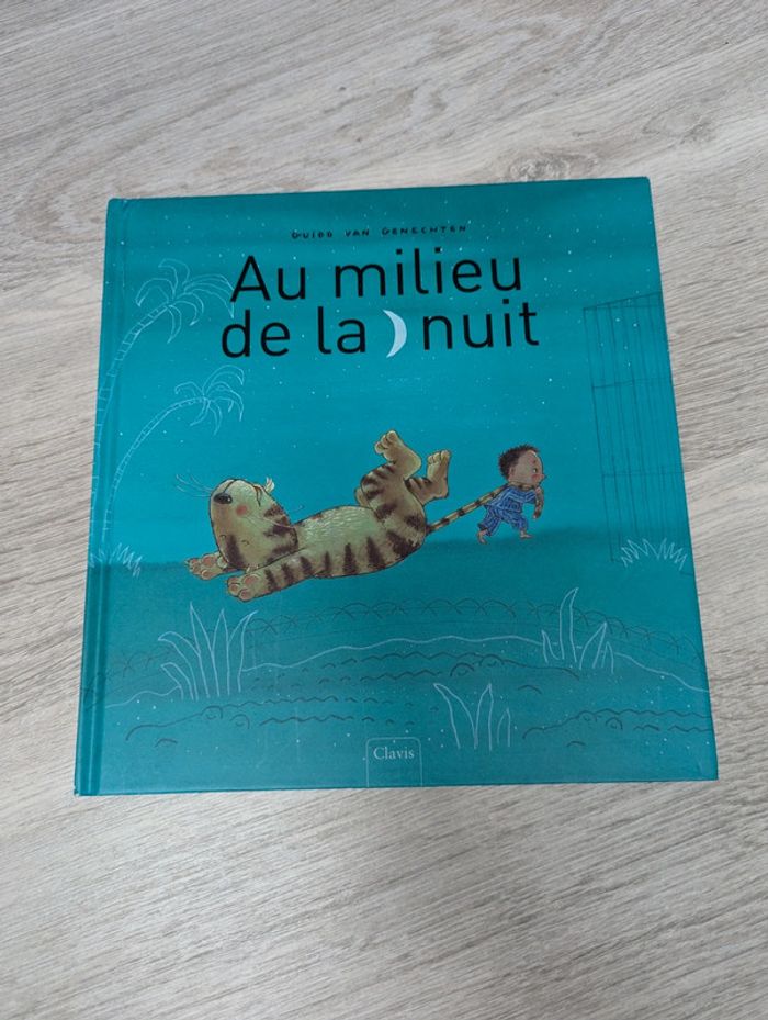 Livre au milieu de la nuit