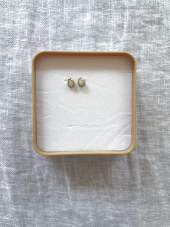Boucles d'oreilles beige et doré
