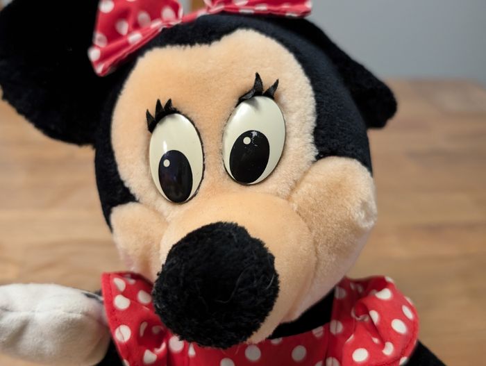 Peluche Minnie environ 30 cm Disneyland - photo numéro 3