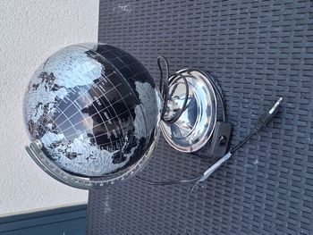 Globe terrestre lumineux Design – Noir et Chrome – État impeccable