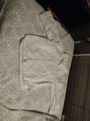 Lot de 4 chemises ( 2 Kiabi et 2 obaibi )