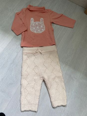 Ensemble pantalon et tee-shirt manche longue 