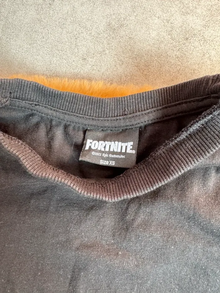 T shirt manche longue fortnite jamais porter taille xs uniquement laver