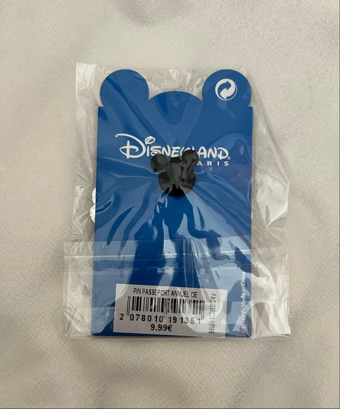 Pin’s Officiel Disneyland Paris Pass Annuel 2019 - photo numéro 2