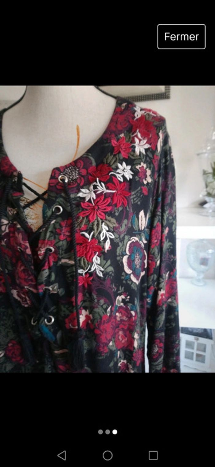 Robe brodé - photo numéro 2