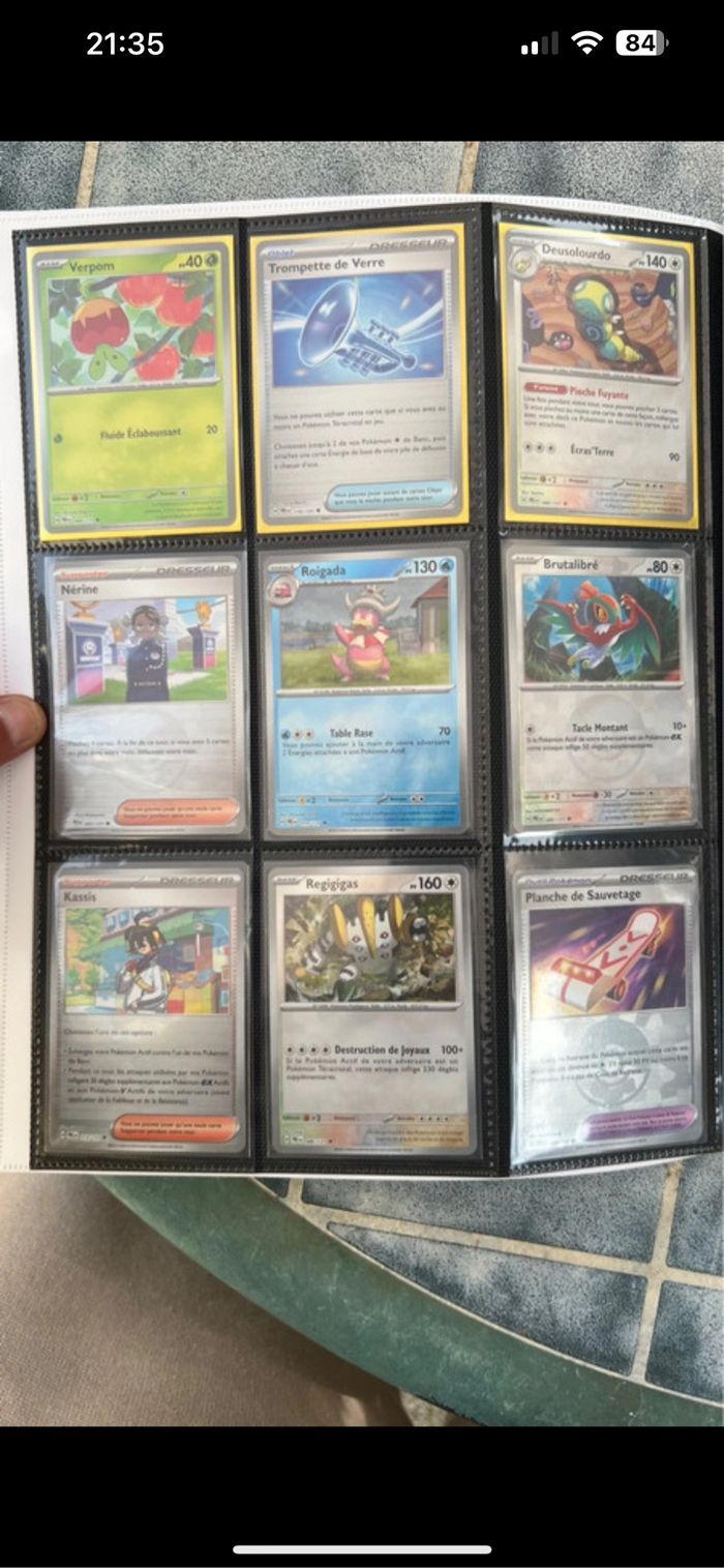 Collection Pokémon carte dans classeur excellent état - photo numéro 2