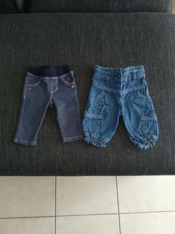 Lot de 2 jolis pantalons, bébé fille, 3mois
