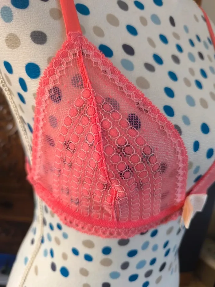 Joli soutien gorge dentelle corail - photo numéro 5
