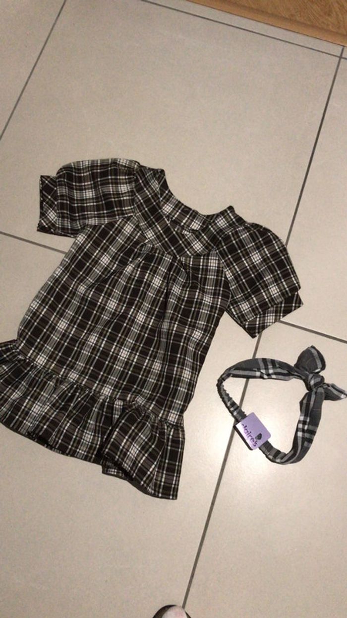 Robe tunique noir à carreaux a volants et bandeau a noeud 4 -6 ans