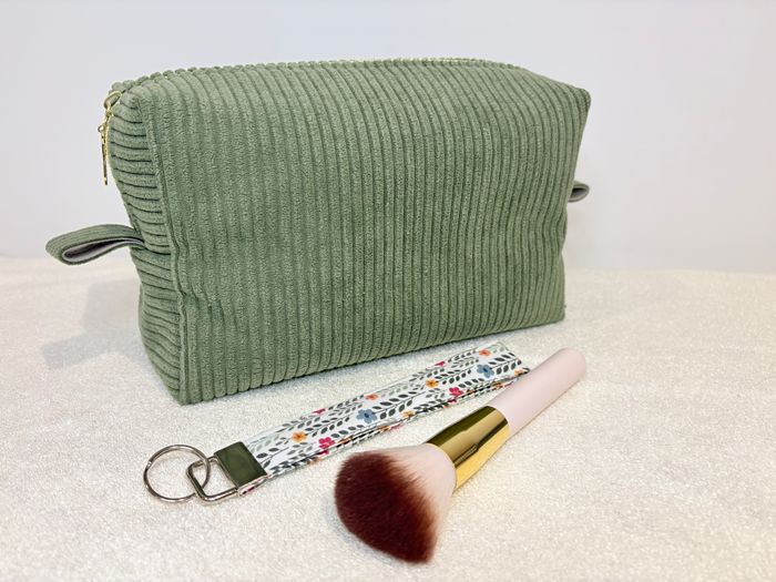 Trousse de toilette XL couleur kaki fleurie - photo numéro 6