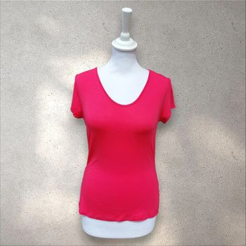 T-shirt manches courtes fushia col v taille S