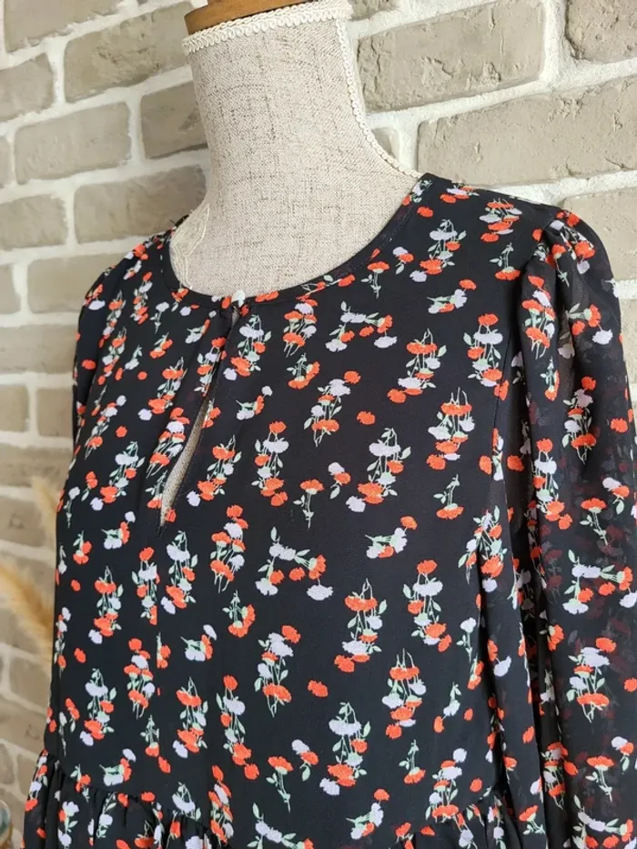 Robe fluide à volants et motifs fleuris Edited - Neuve - photo numéro 5