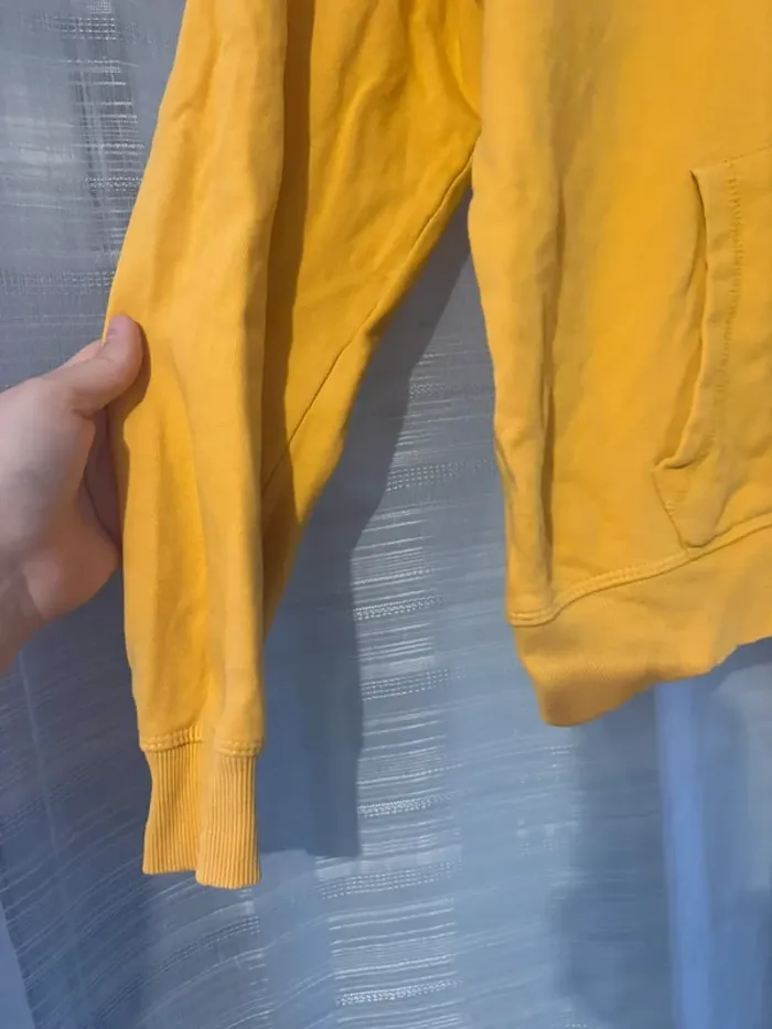 Sweat jaune - photo numéro 2