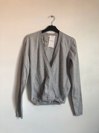 Pull cache cœur gris