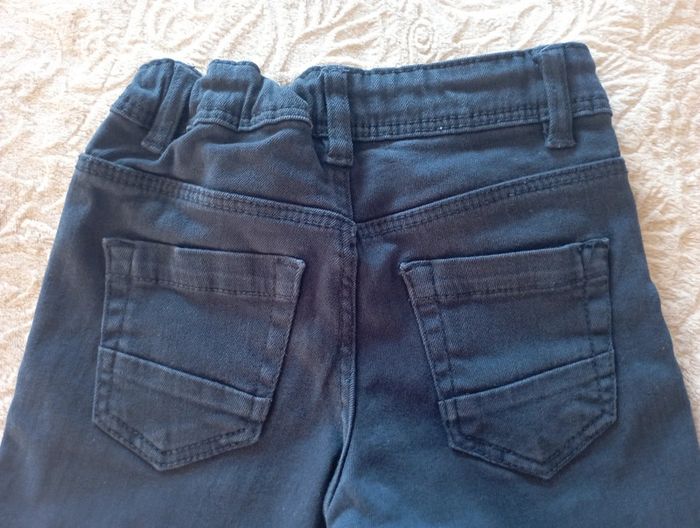 Lot de 2 shorts 4 ans très bon état - photo numéro 6