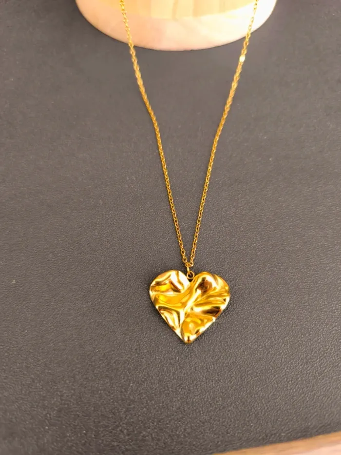 Sautoir ou collier long avec cœur plein martelé - photo numéro 12