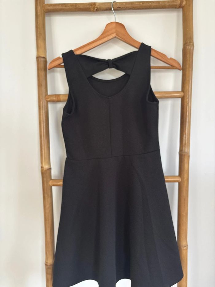 Robe noire 12 ans - photo numéro 4