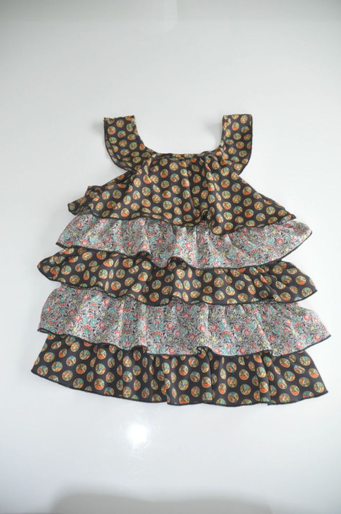 Belle tunique à volants 11/12 ans - photo numéro 2