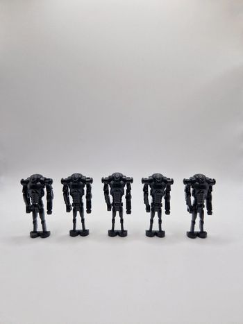 Figurines type lego 5 super droides de combats avec blasteur intégré star wars