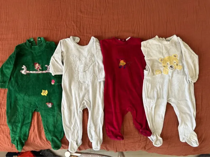 Lot 4 pyjamas 12 mois - photo numéro 2
