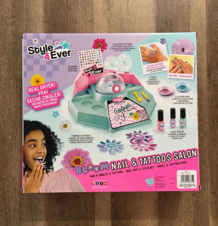 Bar à ongles et tatoo - photo numéro 2