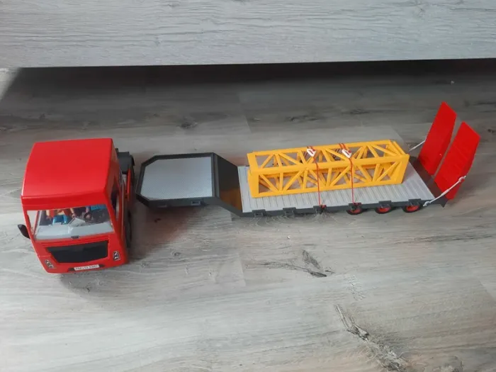 Tracteur routier avec grande remorque 'city action'