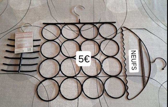 Lot NEUF porte bijoux, foulards et cravattes