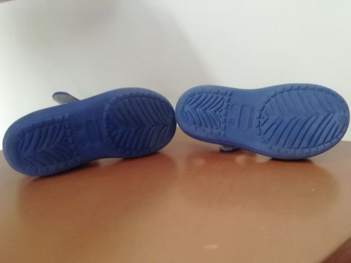 Vends chaussures de plage bleues - photo numéro 4
