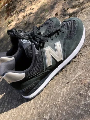 Basket New balance noir et argent