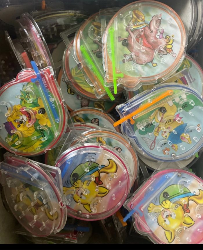 Lot revendeur 200 jouets vintage