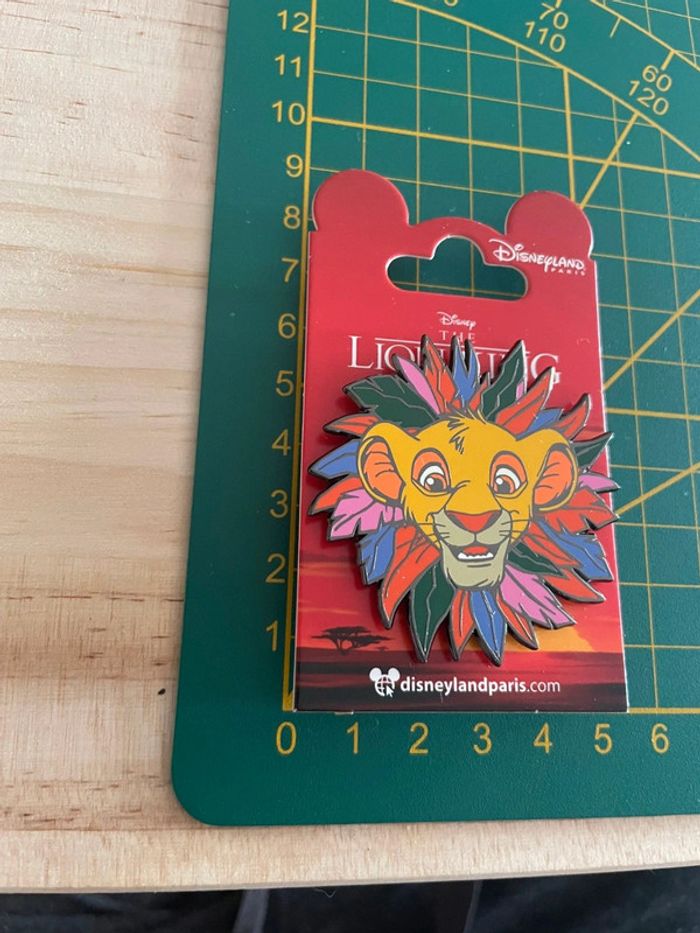 Pin's Disney Le Roi Lion Simba Crinière Feuilles - Neuf - photo numéro 3
