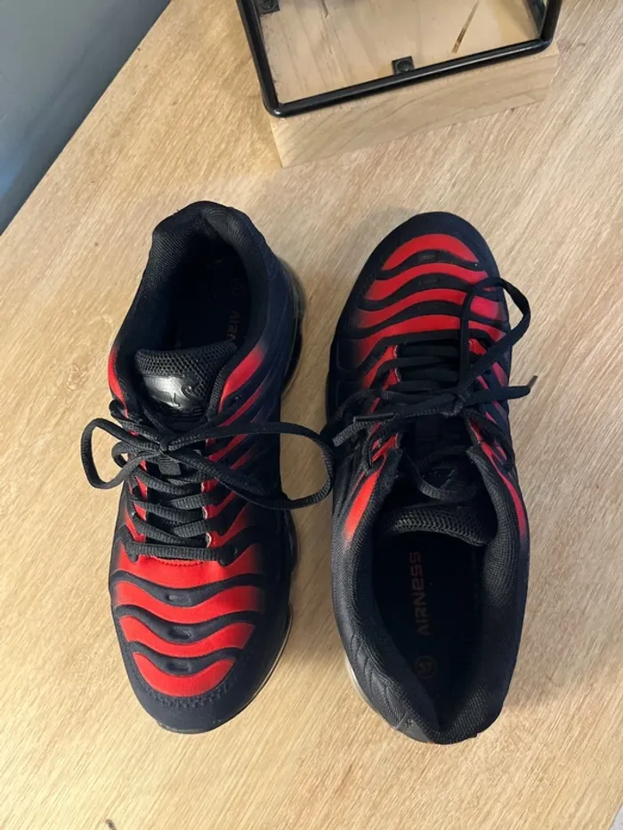 Basket Airness rouge & noir - photo numéro 2