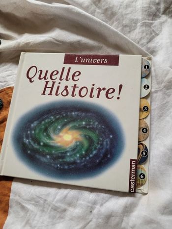 L univers qu'elle histoire