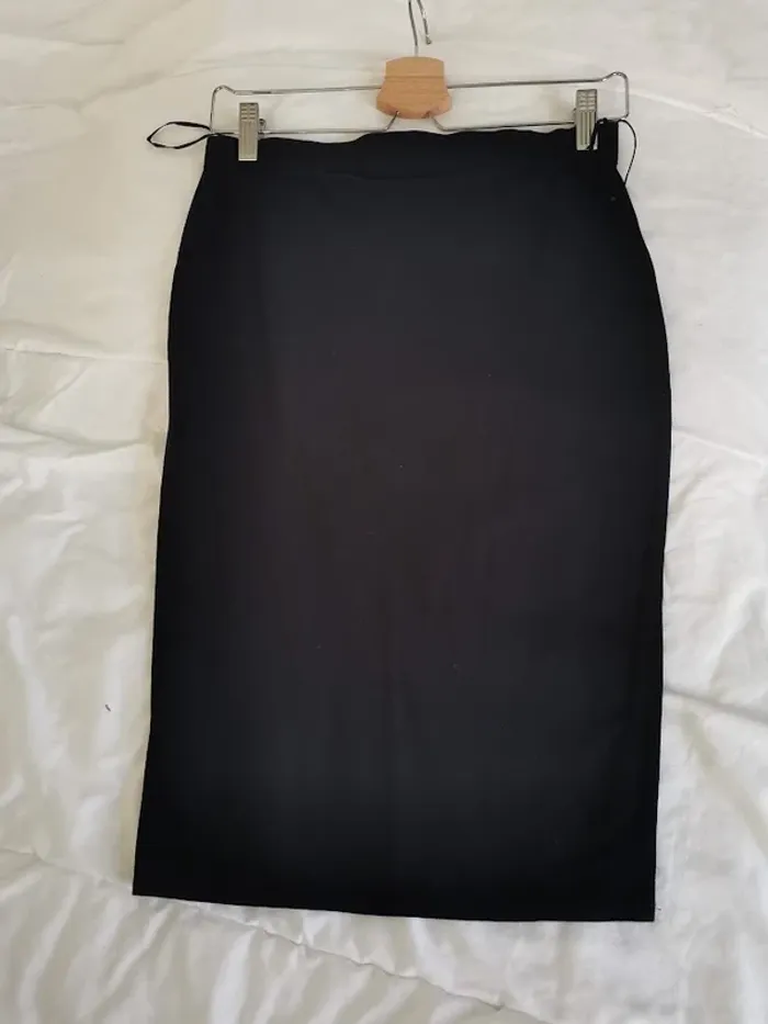 jupe noire Kiabi taille 38 40 - photo numéro 2