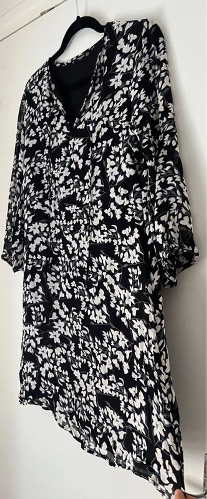 Robe courte fleurie Mango taille L - photo numéro 4