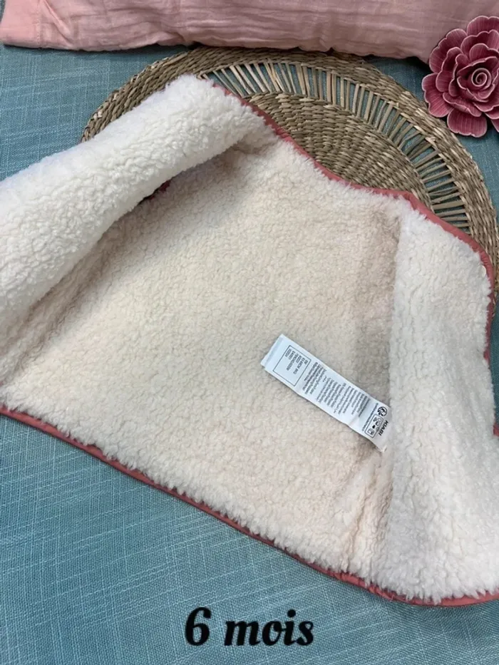 Veste sans manches taille 6 mois neuve - photo numéro 3