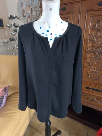 Jolie blouse noir mat