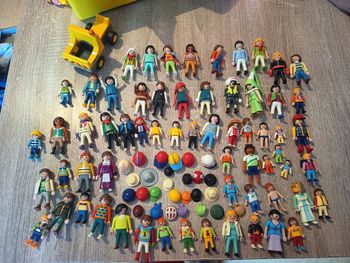 Lot de personnages playmobil 