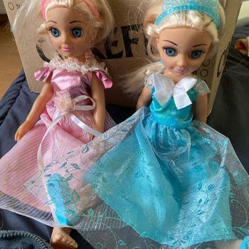 2poupées  princesses