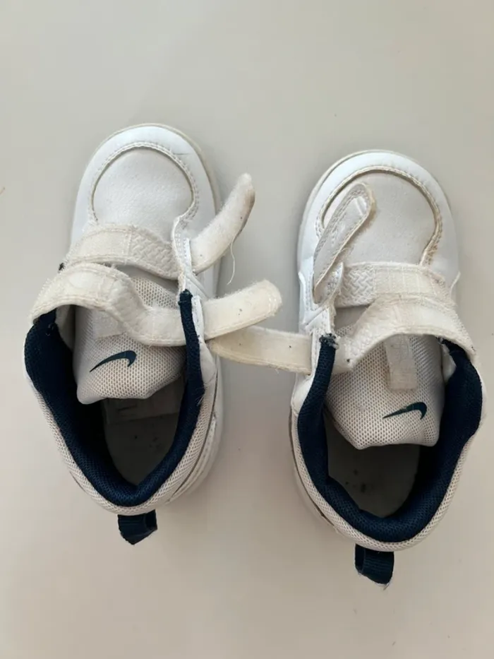 Baskets blanches Nike taille 25 - photo numéro 5