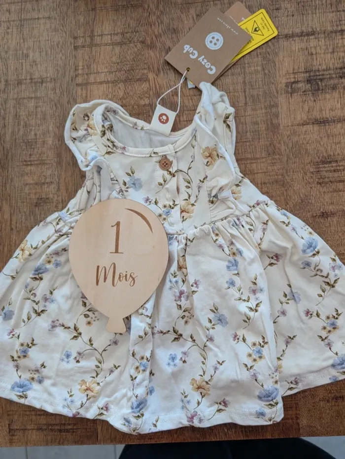 Robe fleurs 1mois