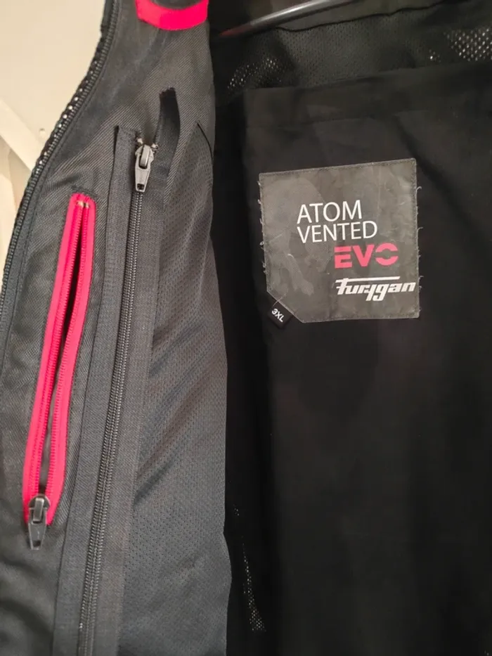 Veste de moto noire Furygan, état neuf - photo numéro 3