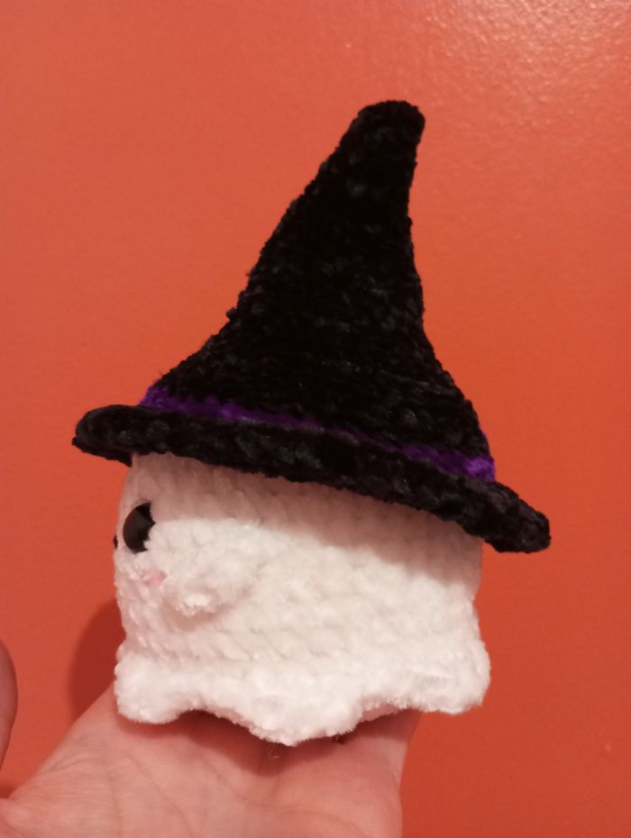 Halloween : petit fantôme sorcier au crochet - photo numéro 6