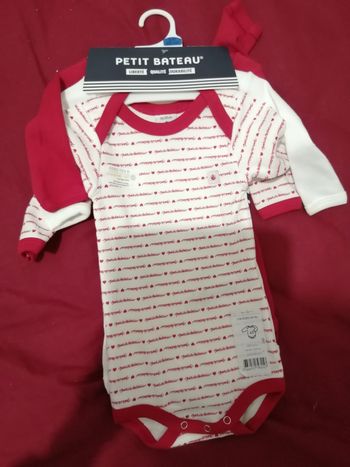 Lot 3 bodies neuf petit bateau 3 mois
