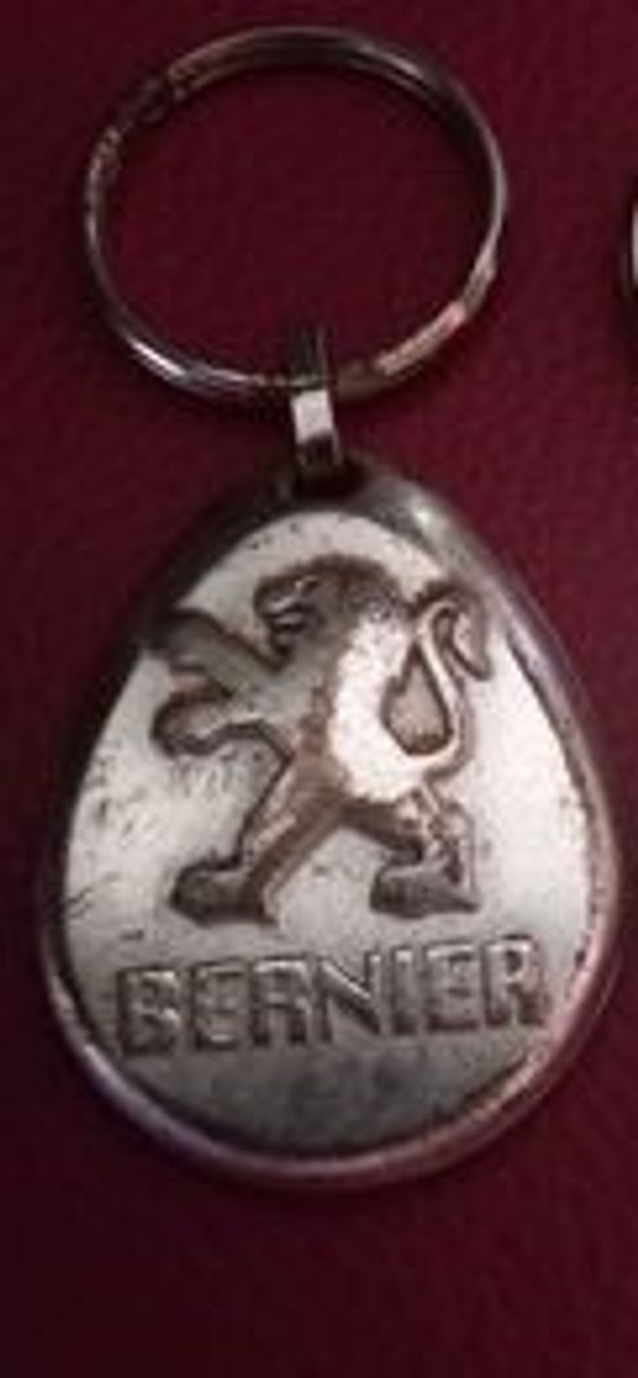 Porte clé Peugeot Bernier