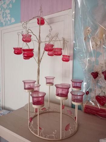 2 bougeoirs différents