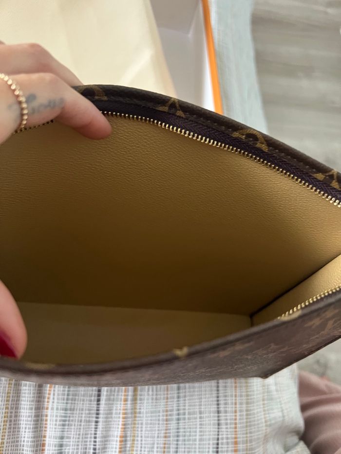 Pochette LV - photo numéro 4