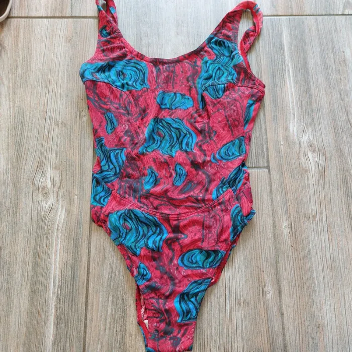 Maillot de bain 1 pièce Oxbow modèle gloria rouge & bleu à motifs taille 42