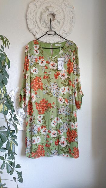 Magnifique robe verte orange fleurie neuf