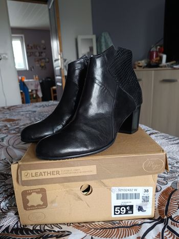 Bottines noires croco 38 